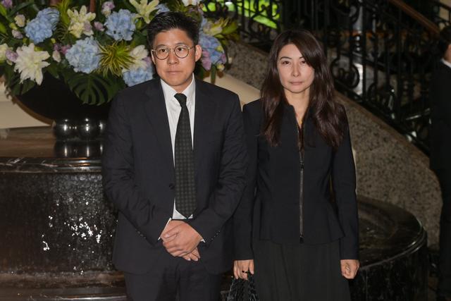 星欧娱乐注册:“赌王”女儿何超蕸追思会,霍启刚、郭晶晶现身
